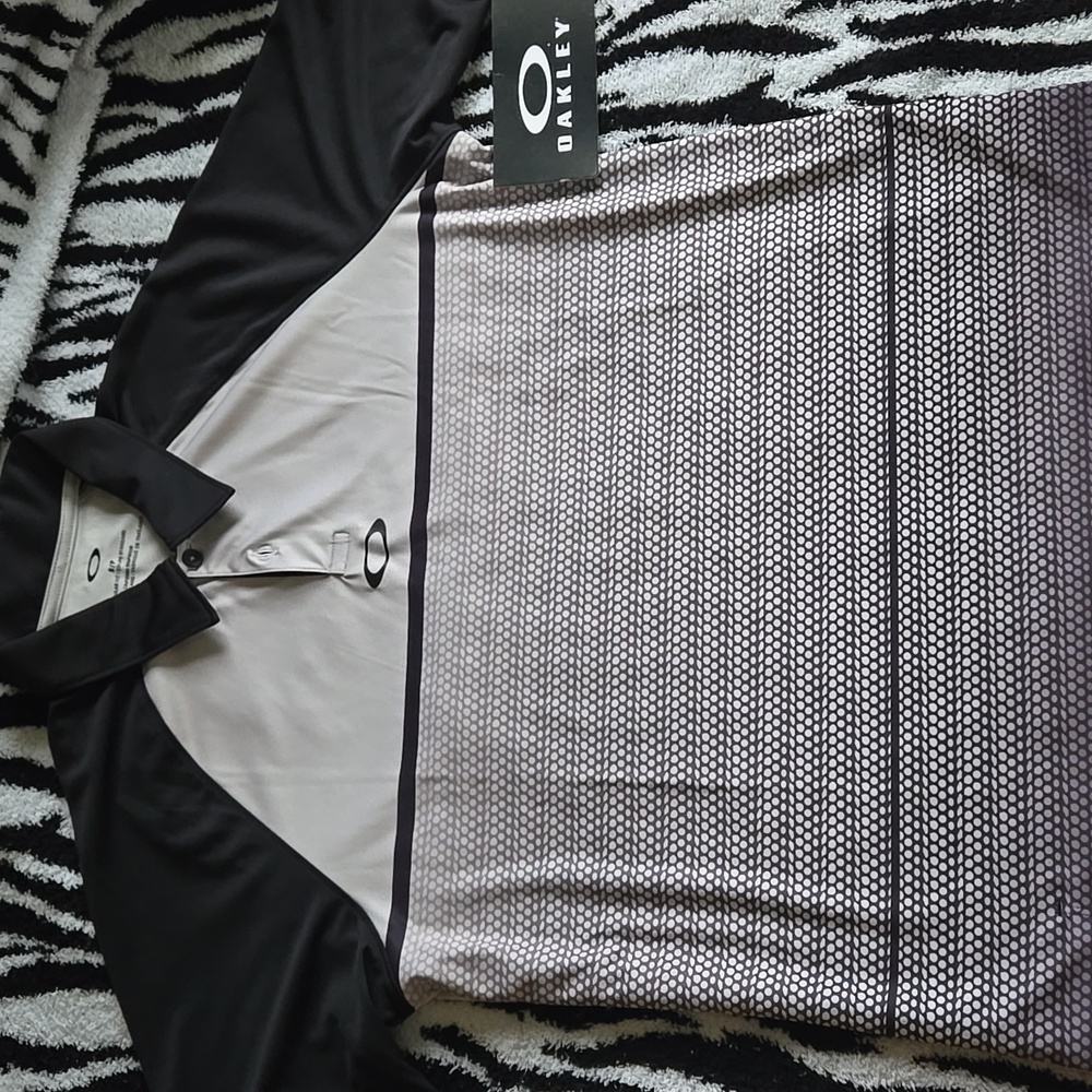 NWT OAKLEY Men's polo coupe standard fit Light Grey Small